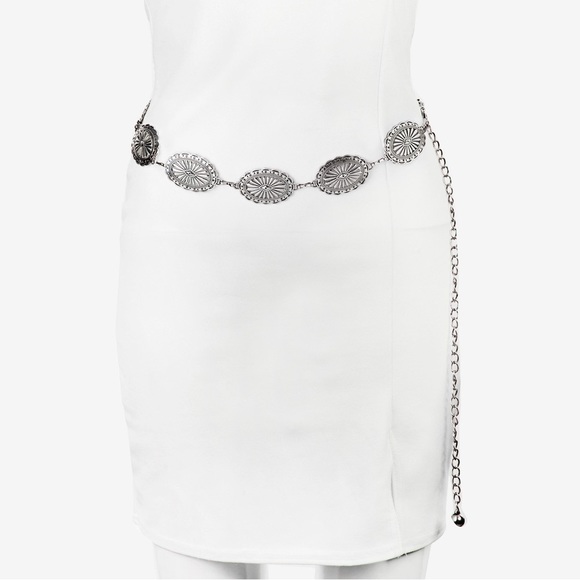 Oval Disc Chain Concho Link Belt | Gold or Silver - Picture 3 of 6